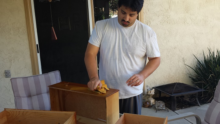Daddy Polishing Dresser